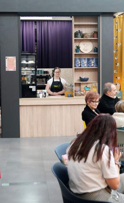 Pierwsza w Krakowie kawiarnia prowadzona przez ludzi z zespołem Downa - zdjęcie 6