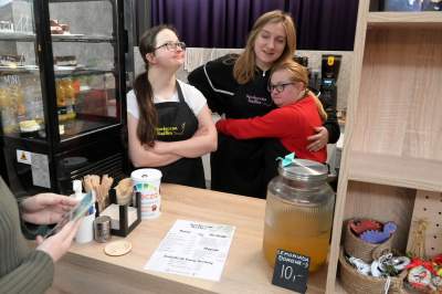 Pierwsza w Krakowie kawiarnia prowadzona przez ludzi z zespołem Downa - zdjęcie 15