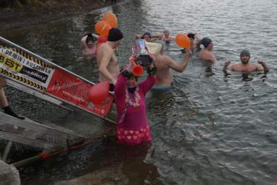 Nieważne, że woda zimna - serca są gorące! WOŚP na Bagrach - zdjęcie 9