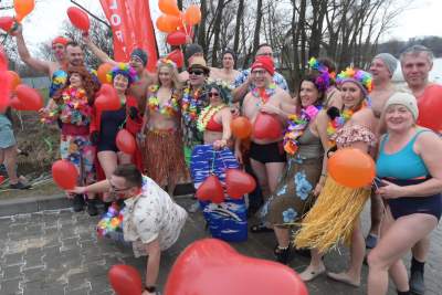 Nieważne, że woda zimna - serca są gorące! WOŚP na Bagrach - zdjęcie 11