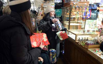 To więcęj niż kwesta, WOŚP 2023 na krakowskim Rynku, fot. Marek Lasyk - zdjęcie 7