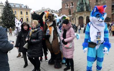 To więcęj niż kwesta, WOŚP 2023 na krakowskim Rynku, fot. Marek Lasyk - zdjęcie 18