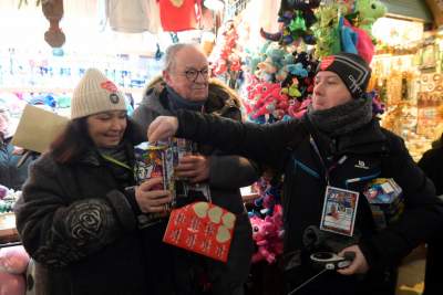 To więcęj niż kwesta, WOŚP 2023 na krakowskim Rynku, fot. Marek Lasyk - zdjęcie 6