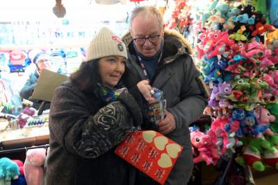 To więcęj niż kwesta, WOŚP 2023 na krakowskim Rynku, fot. Marek Lasyk - zdjęcie 5