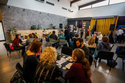 Jedyna kawiarnia prowadzona przez osoby z zespołem Downa świętuje - zdjęcie 27