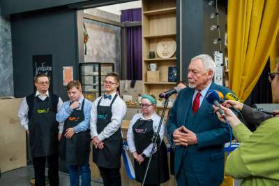 Jedyna kawiarnia prowadzona przez osoby z zespołem Downa świętuje - zdjęcie 12