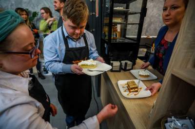 Jedyna kawiarnia prowadzona przez osoby z zespołem Downa świętuje - zdjęcie 28