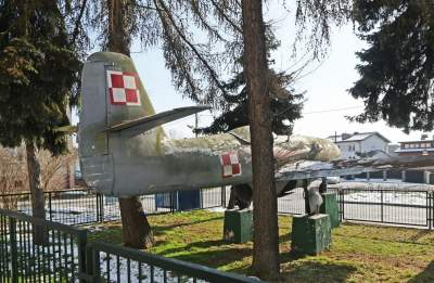 Zapomniany samolot - pomnik na Bielanach, czy zostanie uratowany? - zdjęcie 1