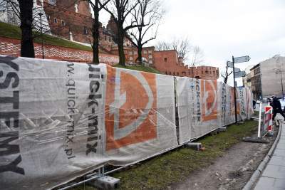 Miejsce tragedii pod Wawelem. Zginął człowiek - zdjęcie 23