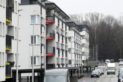 "Mieszkanie plus" po krakowsku, z zewnątrz wygląda nie najgorzej - zdjęcie 9