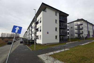 "Mieszkanie plus" po krakowsku, z zewnątrz wygląda nie najgorzej - zdjęcie 3