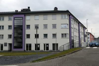 "Mieszkanie plus" po krakowsku, z zewnątrz wygląda nie najgorzej - zdjęcie 16