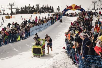 Skoki do lodowatej wody, szalony konkurs na stoku - zdjęcie 6