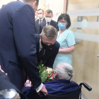 Wanda Półtawska: "kto wierzy, że te szmaty chronią nas przed wirusami?" - zdjęcie 3