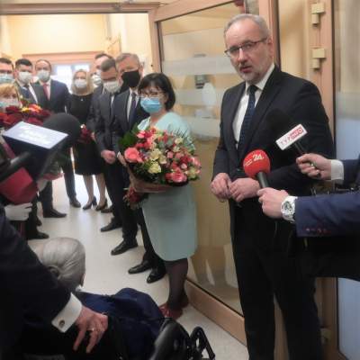 Wanda Półtawska: "kto wierzy, że te szmaty chronią nas przed wirusami?" - zdjęcie 5