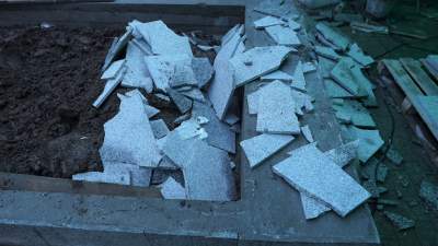 Wandale opóźnią przebudowę Krupniczej. Zniszczyli granitowe płyty - zdjęcie 4