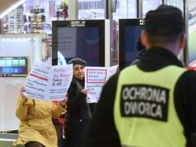 Brak kompromisu - premia dla PiS-u, flash mob na Dworcu Głównym - zdjęcie 3