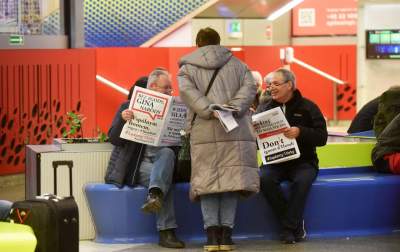 Brak kompromisu - premia dla PiS-u, flash mob na Dworcu Głównym - zdjęcie 30