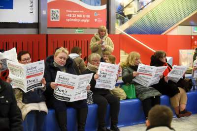 Brak kompromisu - premia dla PiS-u, flash mob na Dworcu Głównym - zdjęcie 7