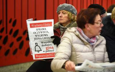 Brak kompromisu - premia dla PiS-u, flash mob na Dworcu Głównym - zdjęcie 8