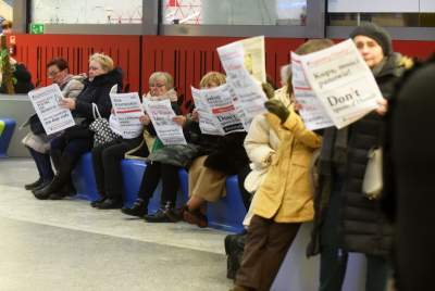 Brak kompromisu - premia dla PiS-u, flash mob na Dworcu Głównym - zdjęcie 5