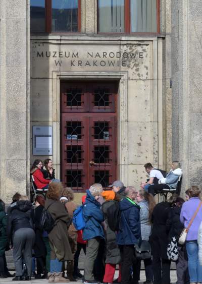 Ostatnie dni wystawy prac Tamary Łempickiej, tłumy w Muzeum - zdjęcie 4