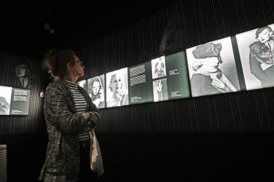 Ostatnie dni wystawy prac Tamary Łempickiej, tłumy w Muzeum - zdjęcie 25