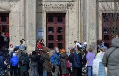 Ostatnie dni wystawy prac Tamary Łempickiej, tłumy w Muzeum - zdjęcie 3