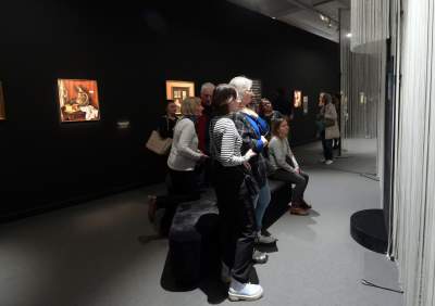 Ostatnie dni wystawy prac Tamary Łempickiej, tłumy w Muzeum - zdjęcie 20