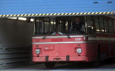 Nowy nabytek krakowskiego MPK. Trzeba będzie trochę nad nim popracować... - zdjęcie 2