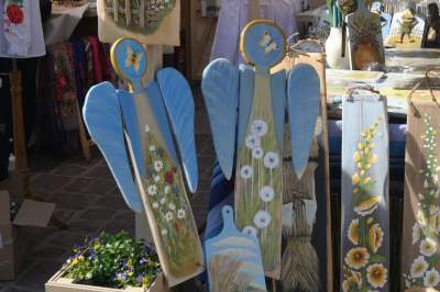 Takie rękodzieło można kupić na kiermaszu św. Józefa. Figurki Żydów dopuszczone, bo bez pieniążka - zdjęcie 9