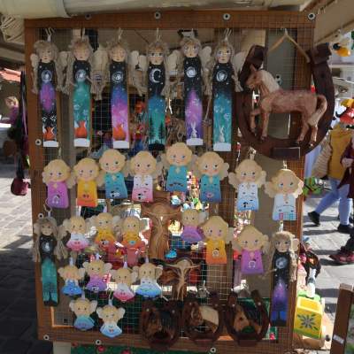 Takie rękodzieło można kupić na kiermaszu św. Józefa. Figurki Żydów dopuszczone, bo bez pieniążka - zdjęcie 6