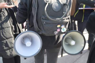 18. Manifa: Policja "aresztowała" transparent "Fuck Poland" - zdjęcie 3