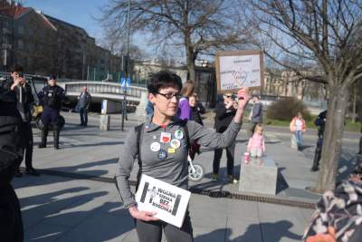 18. Manifa: Policja "aresztowała" transparent "Fuck Poland" - zdjęcie 6