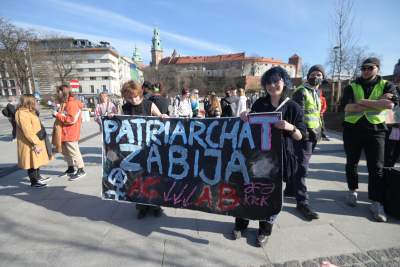 18. Manifa: Policja "aresztowała" transparent "Fuck Poland" - zdjęcie 4