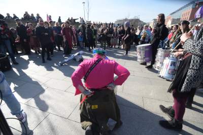 18. Manifa: Policja "aresztowała" transparent "Fuck Poland" - zdjęcie 7