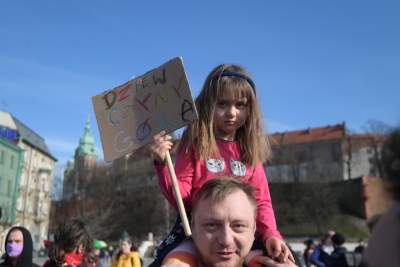 18. Manifa: Policja "aresztowała" transparent "Fuck Poland" - zdjęcie 14