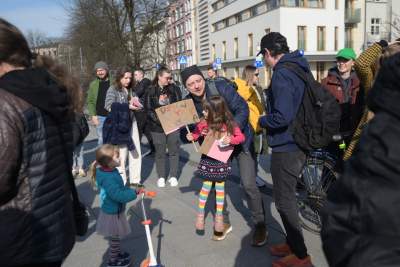 18. Manifa: Policja "aresztowała" transparent "Fuck Poland" - zdjęcie 13