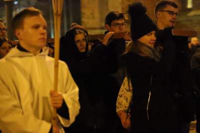 Akademicka Droga Krzyżowa: "Byli gapie, byli ci, którzy się denerwowali, byli też obojętni" - zdjęcie 7