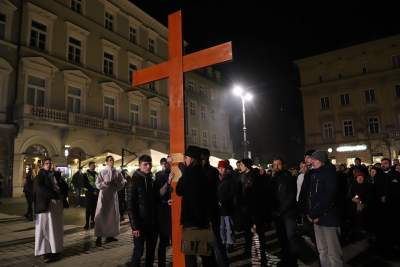 Akademicka Droga Krzyżowa: "Byli gapie, byli ci, którzy się denerwowali, byli też obojętni" - zdjęcie 13