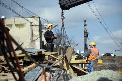 Niemal ekspresowa budowa estakad. Wkrótce pojadą tędy pociągi - zdjęcie 1