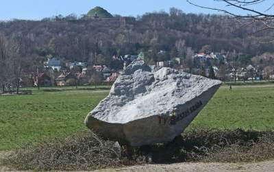 Kamień papieski na Błoniach