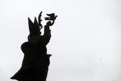 Pomnik Jana Pawła II w Sanktuarium Bożego Miłosierdzia w Krakowie-Łagiewnikach