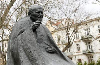 Pomnik Jana Pawła II w Parku Strzeleckim