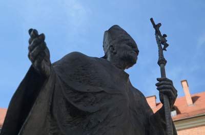Pomnik Jana Pawła II przed Katedrą Wawelską