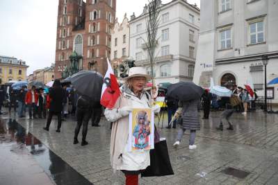 Obrońcy Jana Pawła II przeszli przez Kraków, fot. Jan Graczyński - zdjęcie 7