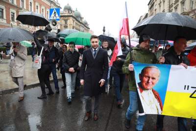 Obrońcy Jana Pawła II przeszli przez Kraków, fot. Jan Graczyński - zdjęcie 5