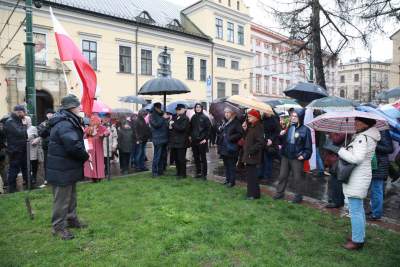 Obrońcy Jana Pawła II przeszli przez Kraków, fot. Jan Graczyński - zdjęcie 13