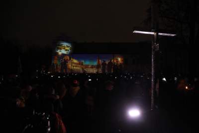 Mapping na Franciszkańskiej i czuwanie pod oknem papieskim - zdjęcie 1