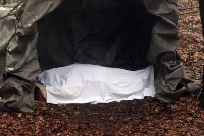 Misterium męki Pańskiej w Alwerni, odtwórca roli Jezusa zawisł na krzyżu - zdjęcie 78